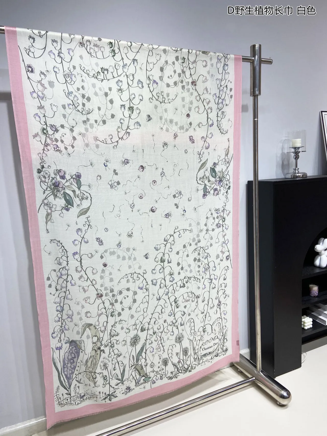 Dior Plantas Silvestres Impressão Botânica Borda Rosa Lenço de Seda 5