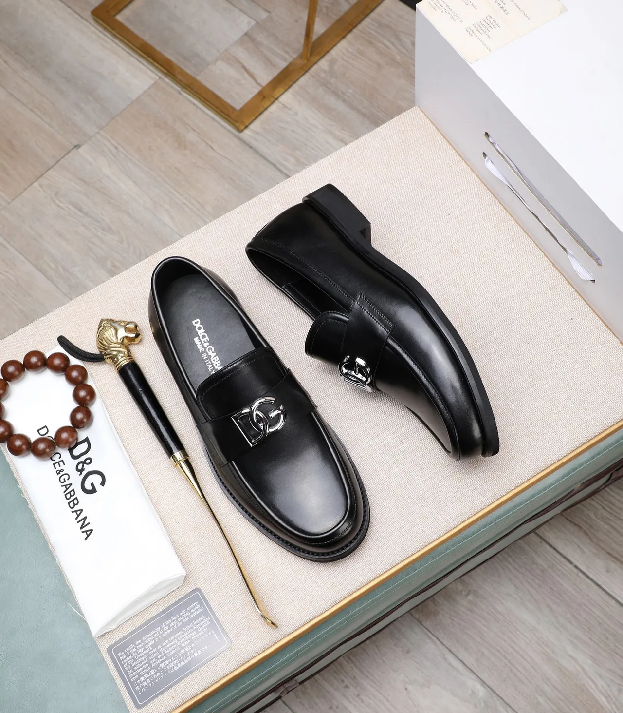 Dolce & Gabbana Noir Argent Cuir Poli Métal DG Boucle Sangle Mocassin 2