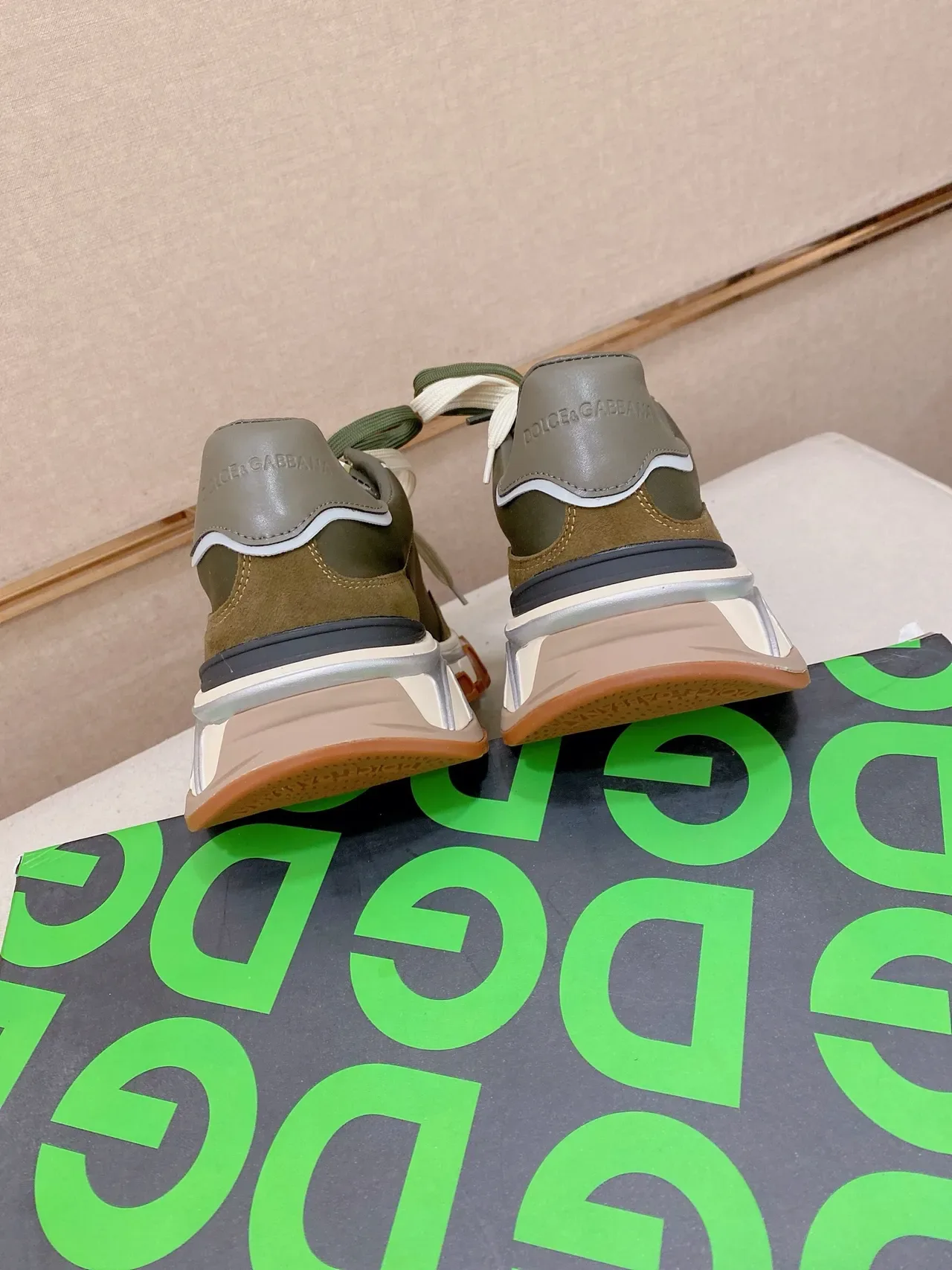 Dolce & Gabbana Sneakers Chunky Army Green Semelle Marron Matière Supérieure Mixte 3
