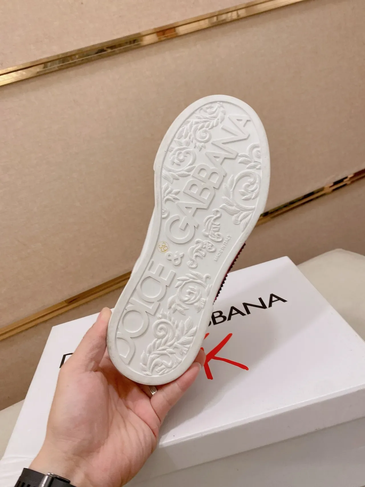Dolce & Gabbana DG Logo sneaker blanc violet magenta lifestyle sneakers 2