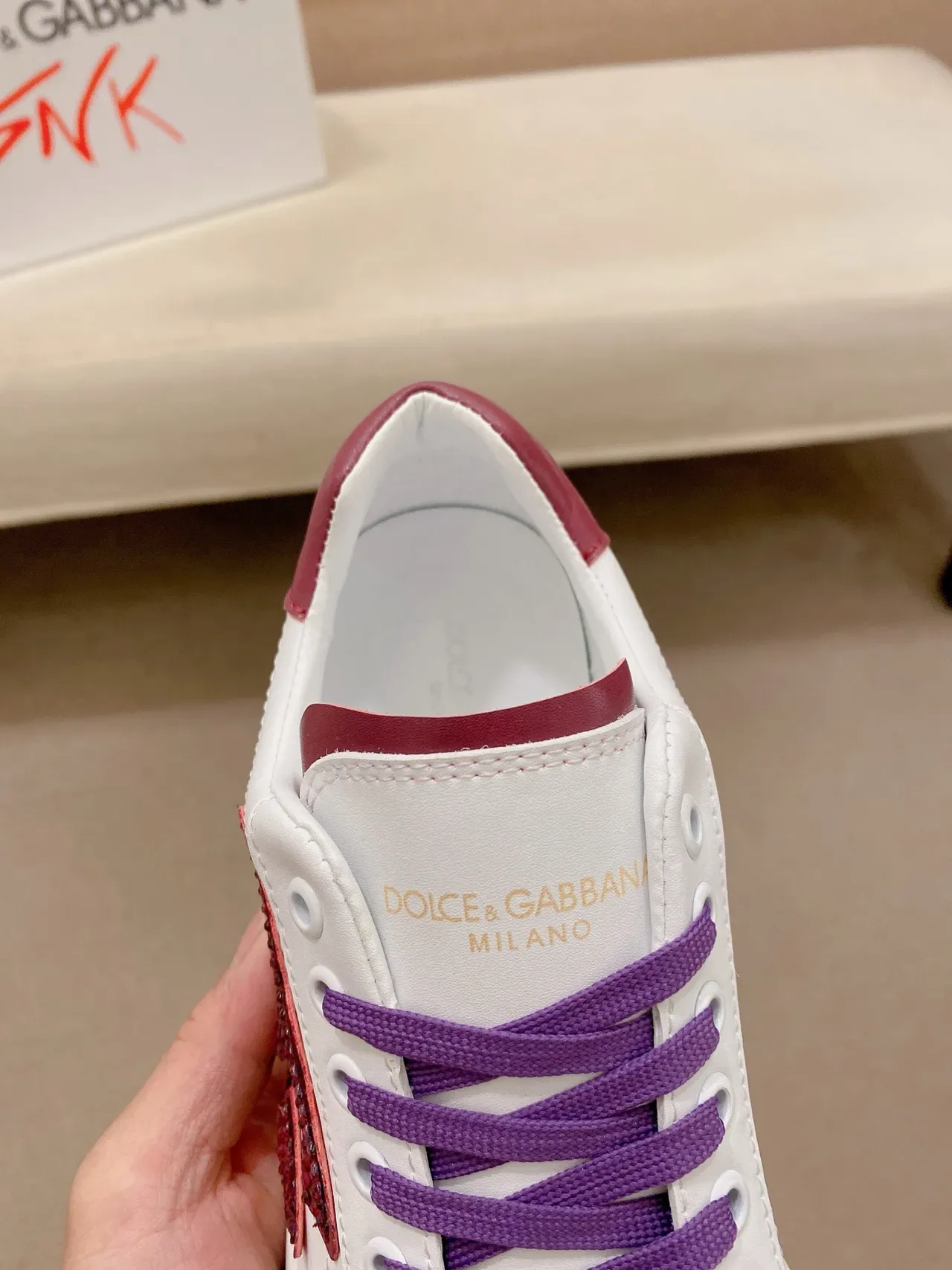 Dolce & Gabbana DG Logo sneaker blanc violet magenta lifestyle sneakers 4
