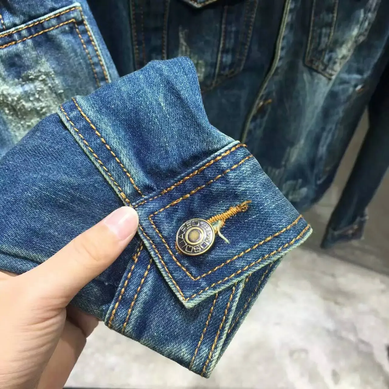 DSQUARED2 Veste en jean avec patches aux coudes et aspect usé 4