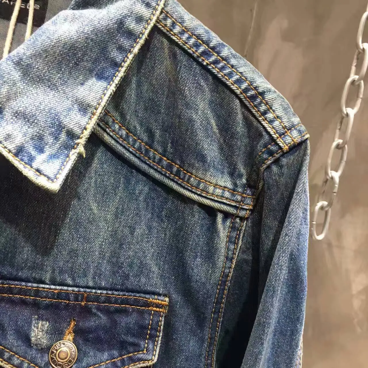 DSQUARED2 Veste en jean avec patches aux coudes et aspect usé 7