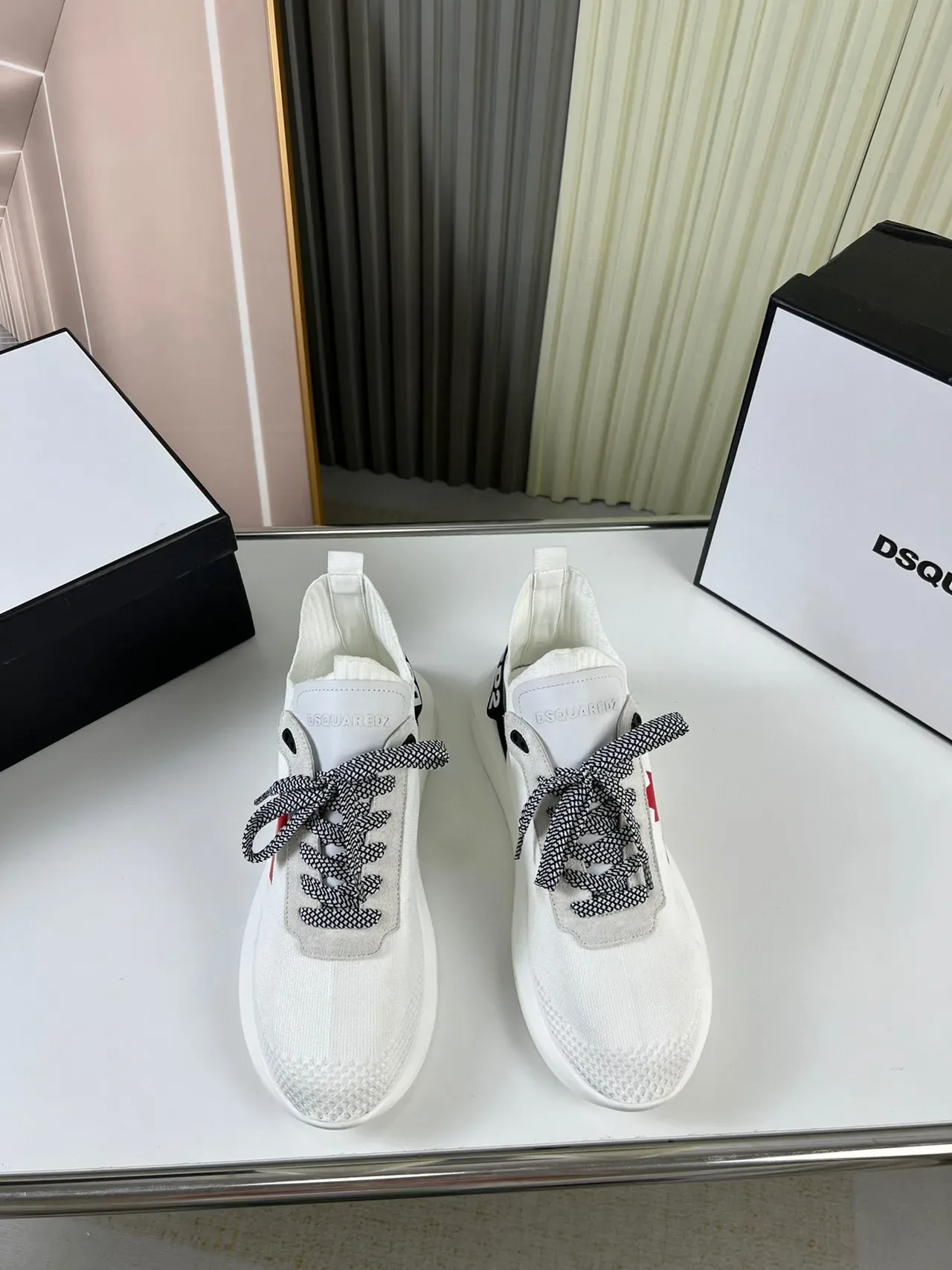 Dsquared2 ICON সাদা লাল ম্যাপেল লিফ লাইফস্টাইল স্নিকার্স 9