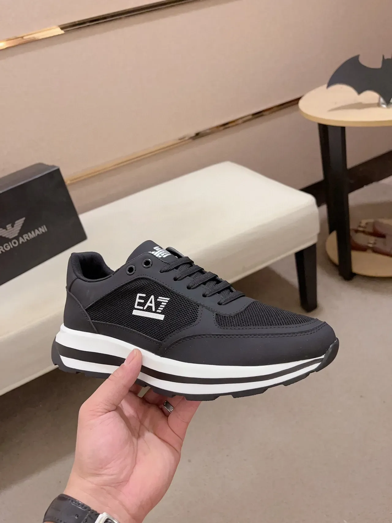 Emporio Armani EA7 Tênis Lifestyle Preto e Branco 4