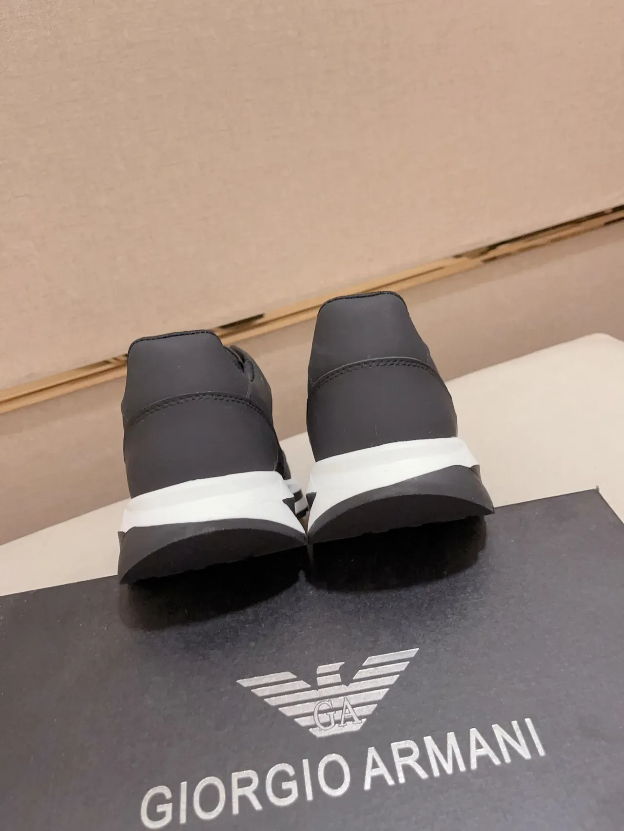 Emporio Armani EA7 Tênis Lifestyle Preto e Branco 8