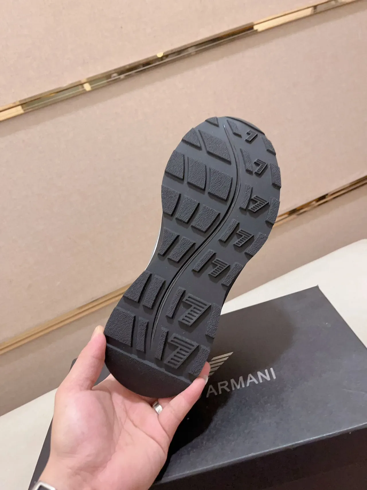 Emporio Armani EA7 Tênis Lifestyle Preto e Branco 9