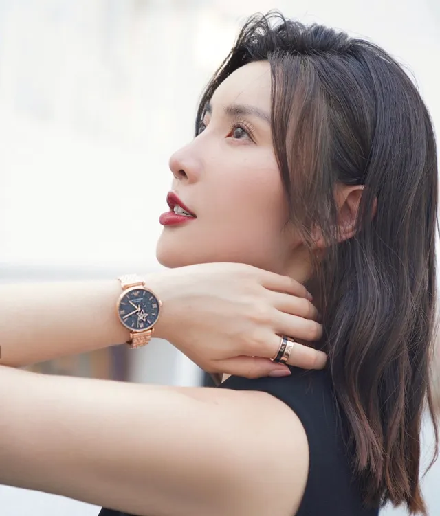 Emporio Armani Mécanique Cadran Bleu Étoilé Montre à Quartz Or Rose 5