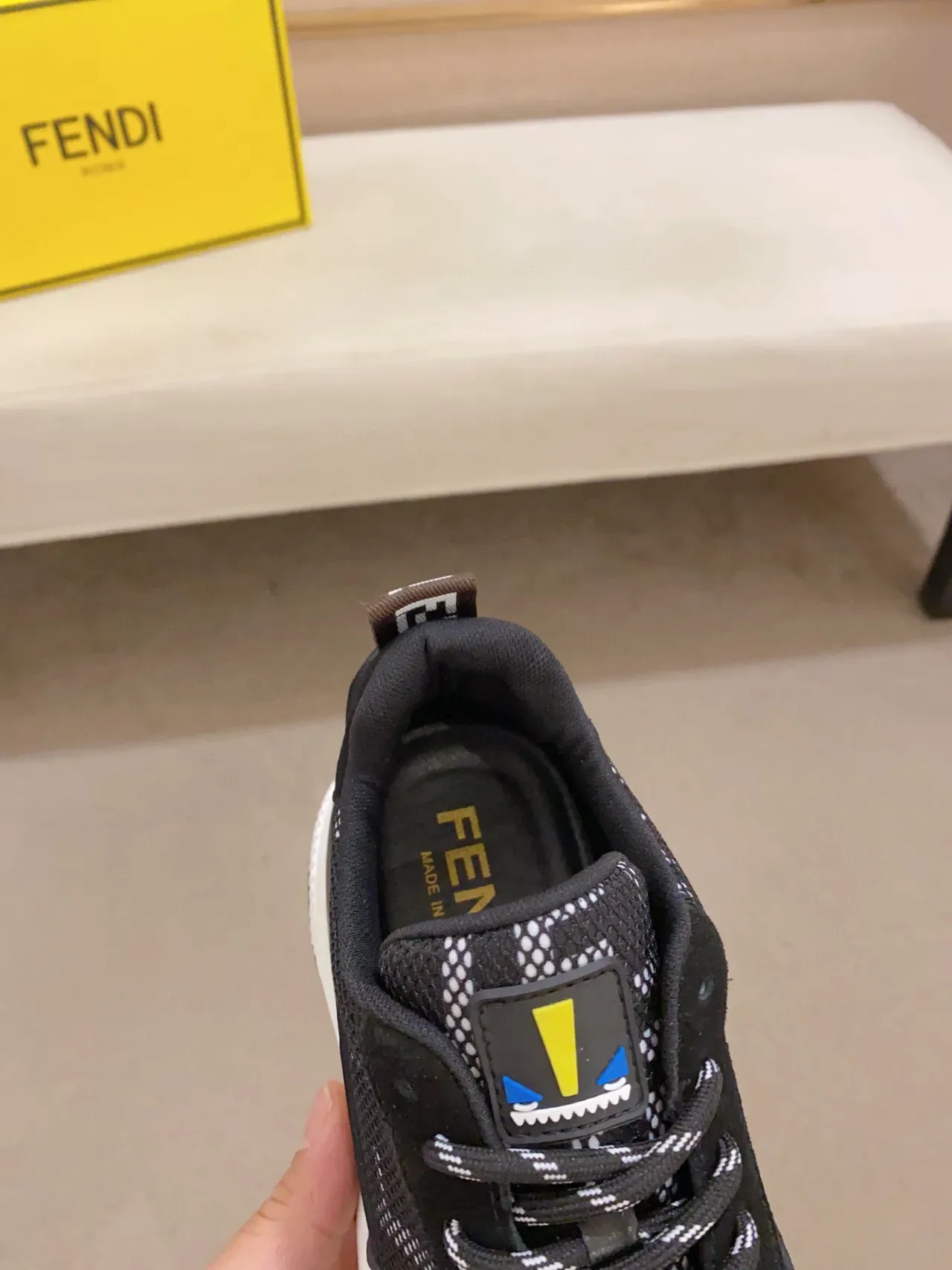 Fendi FF Logo Chunky Sneaker Preto e Branco 6