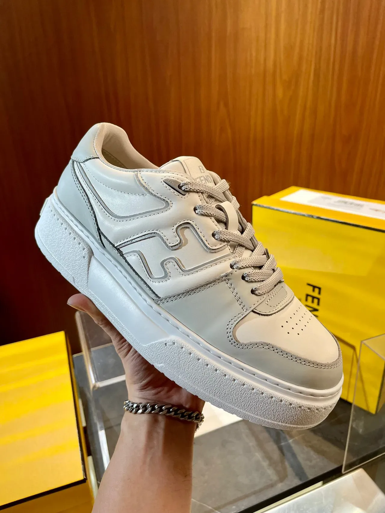 Fendi FF Runner Blanc Gris Cuir Supérieur Capuchon d'orteil Perforé Sneakers Lifestyle 2
