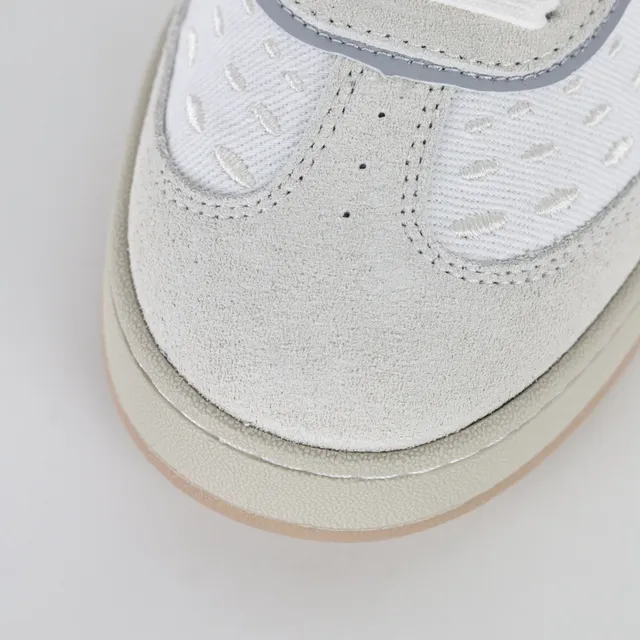 Fendi Estilo de vida Zapatilla Beige Gris Low-Top Perforado Ante Malla Parte Superior Estilo de vida Zapatilla 5