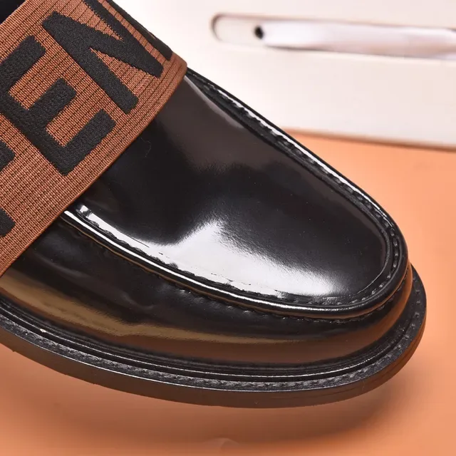 Fendi Mocassin Noir Brun Cuir Patenté Brillant Sangle Élastique Logo 2