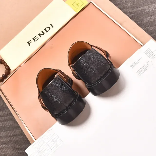 Fendi Mocassin Noir Brun Cuir Patenté Brillant Sangle Élastique Logo 4