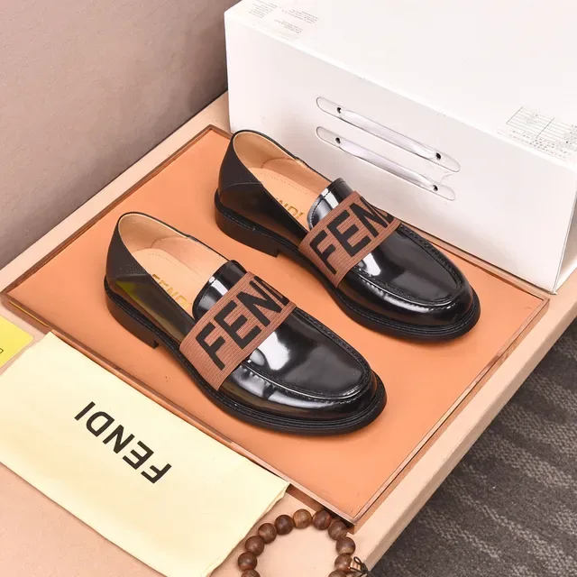 Fendi Mocassin Noir Brun Cuir Patenté Brillant Sangle Élastique Logo 9