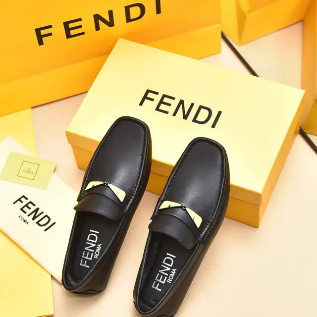 Fendi Monster Eye Mocassins en cuir noir 3