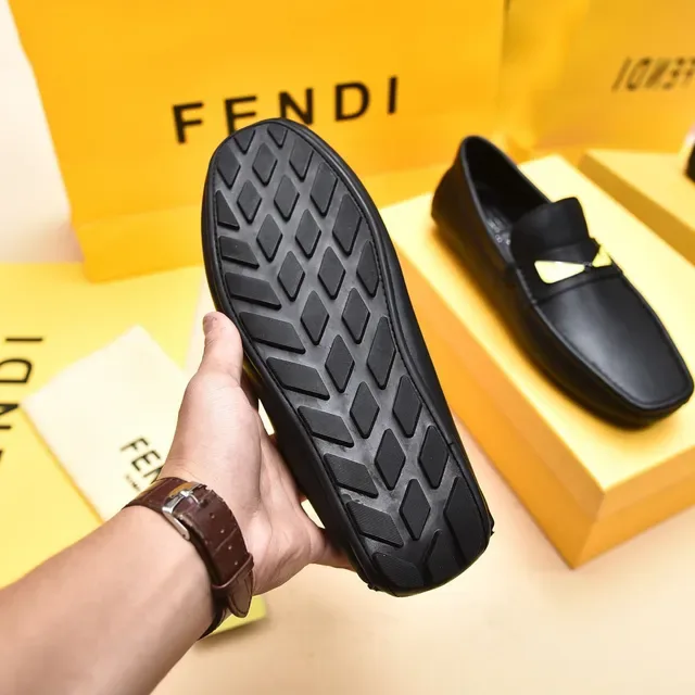 Fendi Monster Eye Mocassins en cuir noir 4