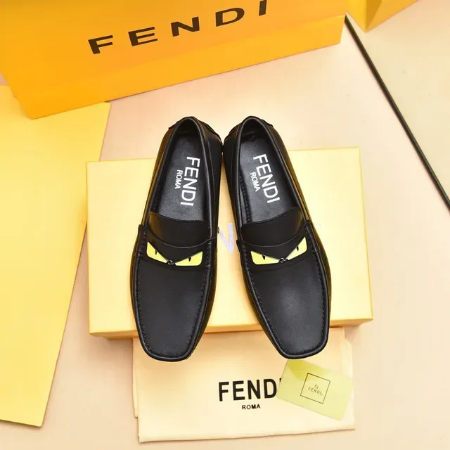 Fendi Monster Eye Mocassins en cuir noir 8