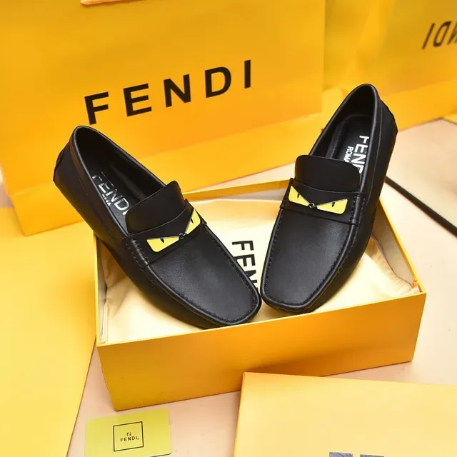 Fendi Monster Eye Mocassins en cuir noir 9