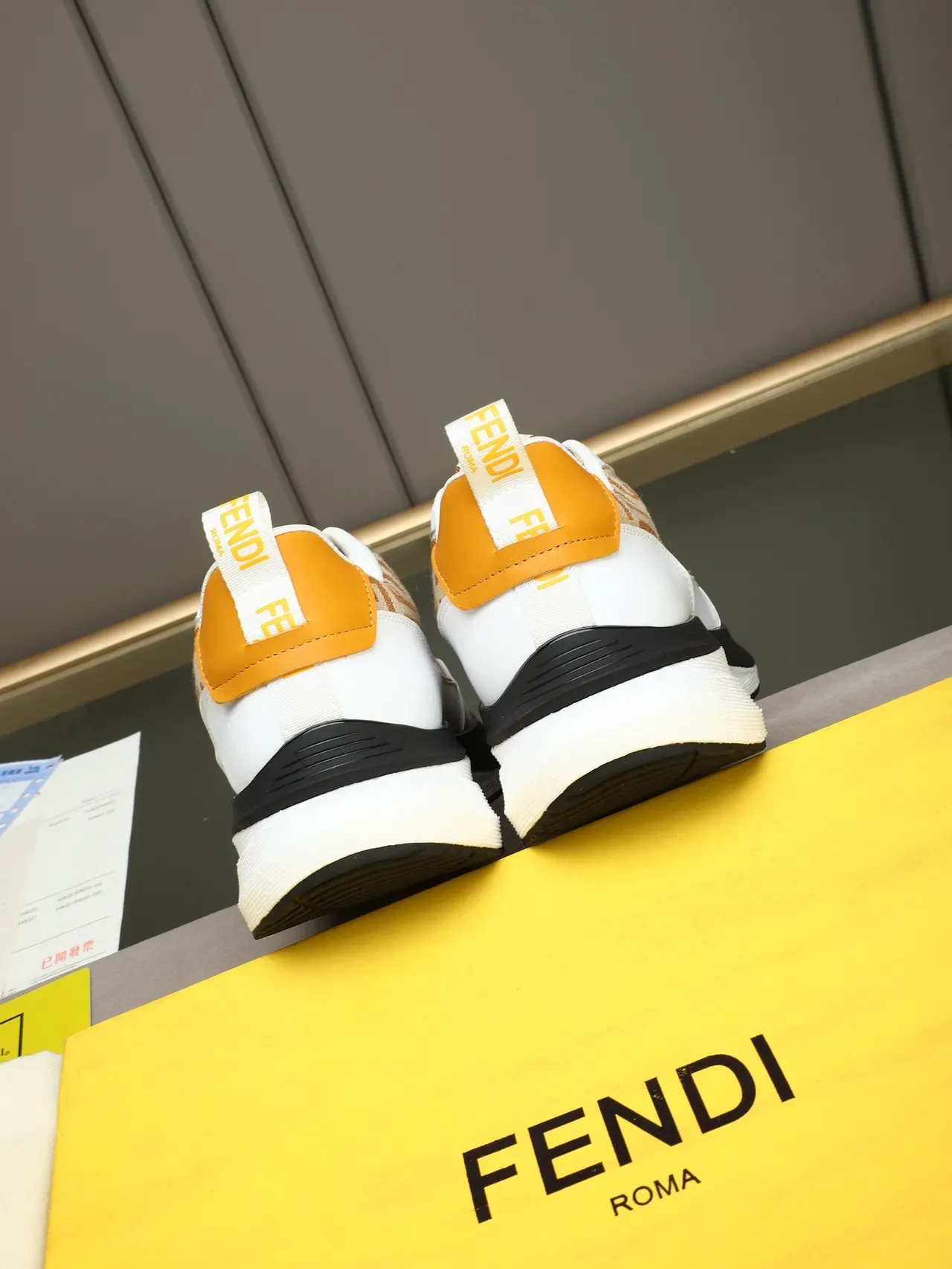 Fendi Monster Eye FF Jacquard Blanc et Jaune Chaussures Lifestyle 3