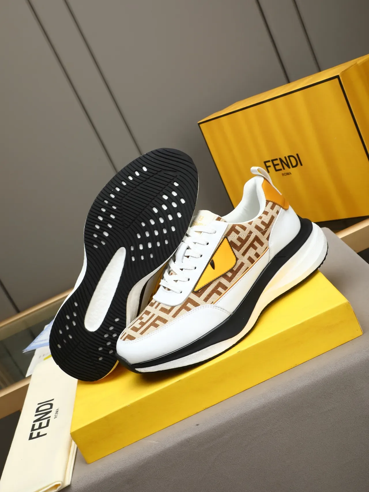 Fendi Monster Eye FF Jacquard Blanc et Jaune Chaussures Lifestyle 4