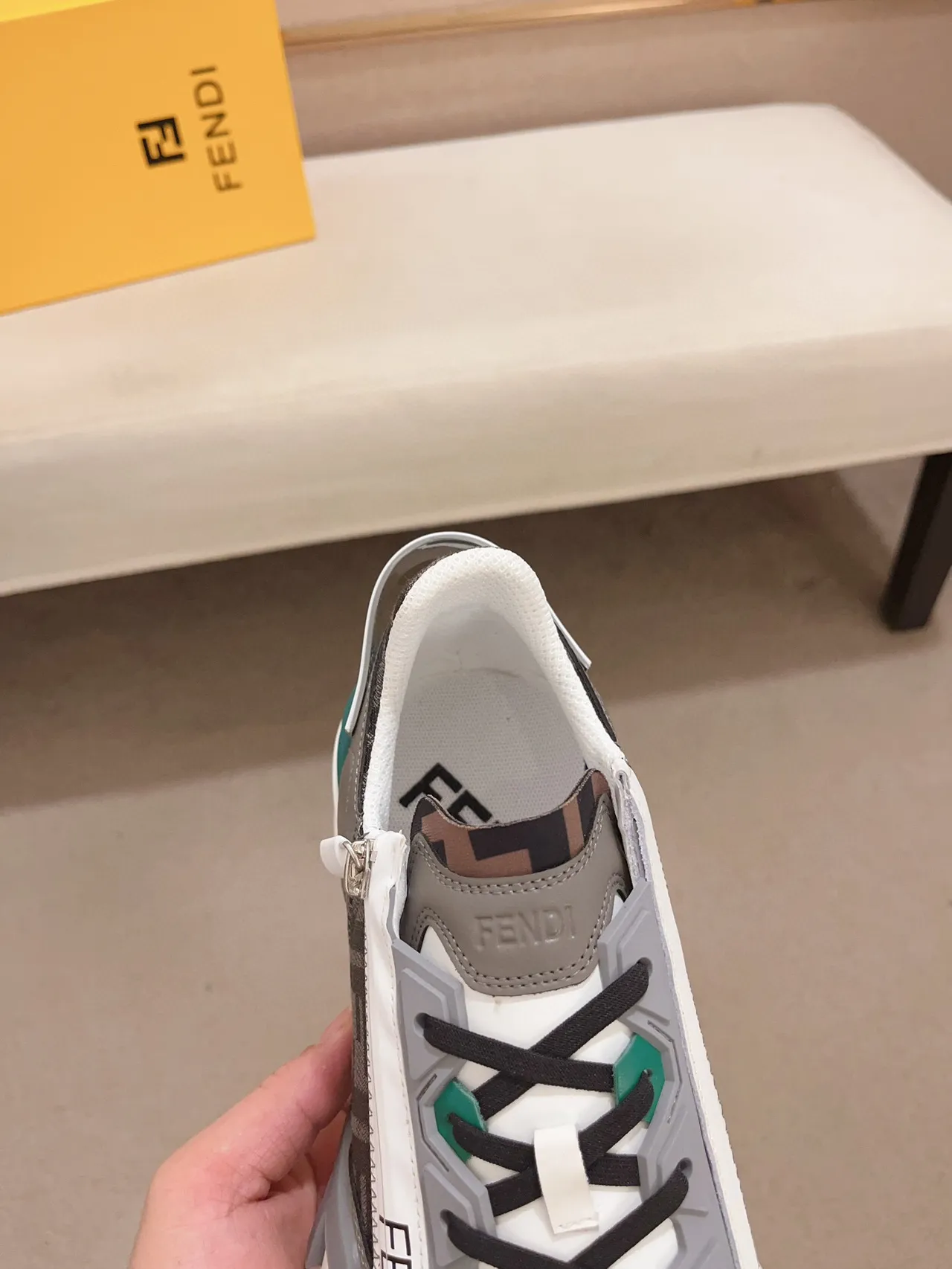 Fendi Runner Tênis Chunky Brancos Cinza Verde 6