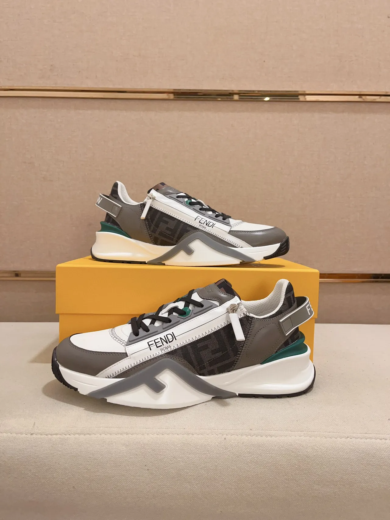 Fendi Runner Tênis Chunky Brancos Cinza Verde 7