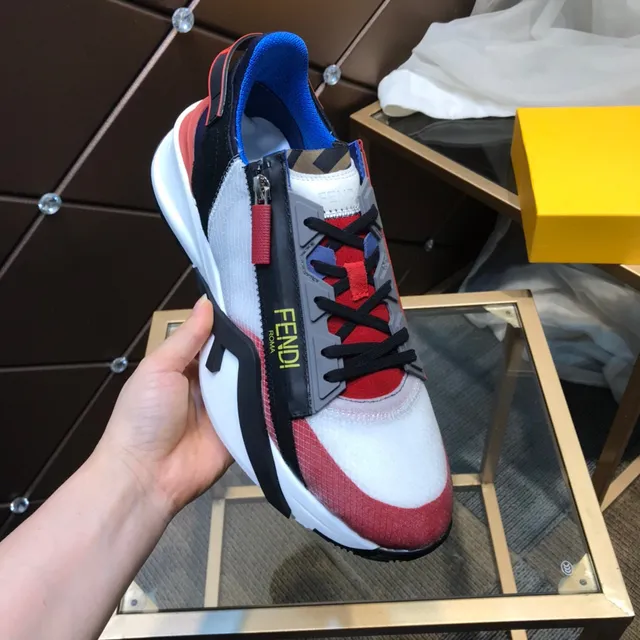 Fendi Zapatillas blancas con suela roja asimétrica con cierre de cremallera chunky 2