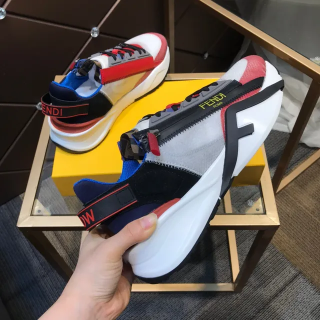 Fendi Zapatillas blancas con suela roja asimétrica con cierre de cremallera chunky 4