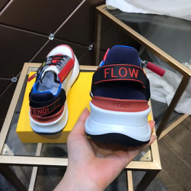 Fendi Zapatillas blancas con suela roja asimétrica con cierre de cremallera chunky 6