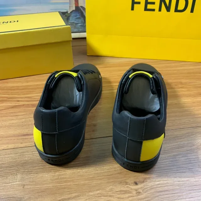 Fendi Chaussures lifestyle blanches jaunes en cuir supérieur silhouette basse 6
