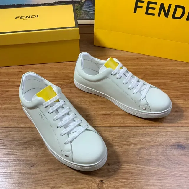 Fendi Chaussures lifestyle blanches jaunes en cuir supérieur silhouette basse 16
