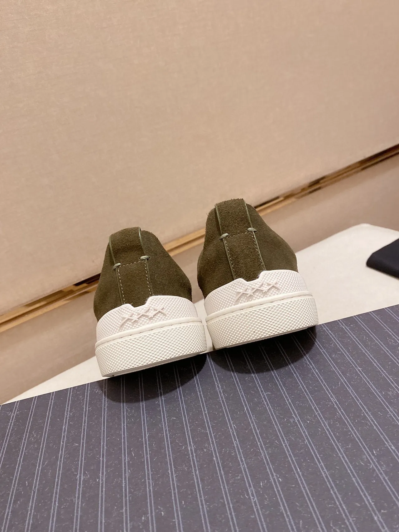 Army Green White Slip-On Suede Upper Sneakers 3