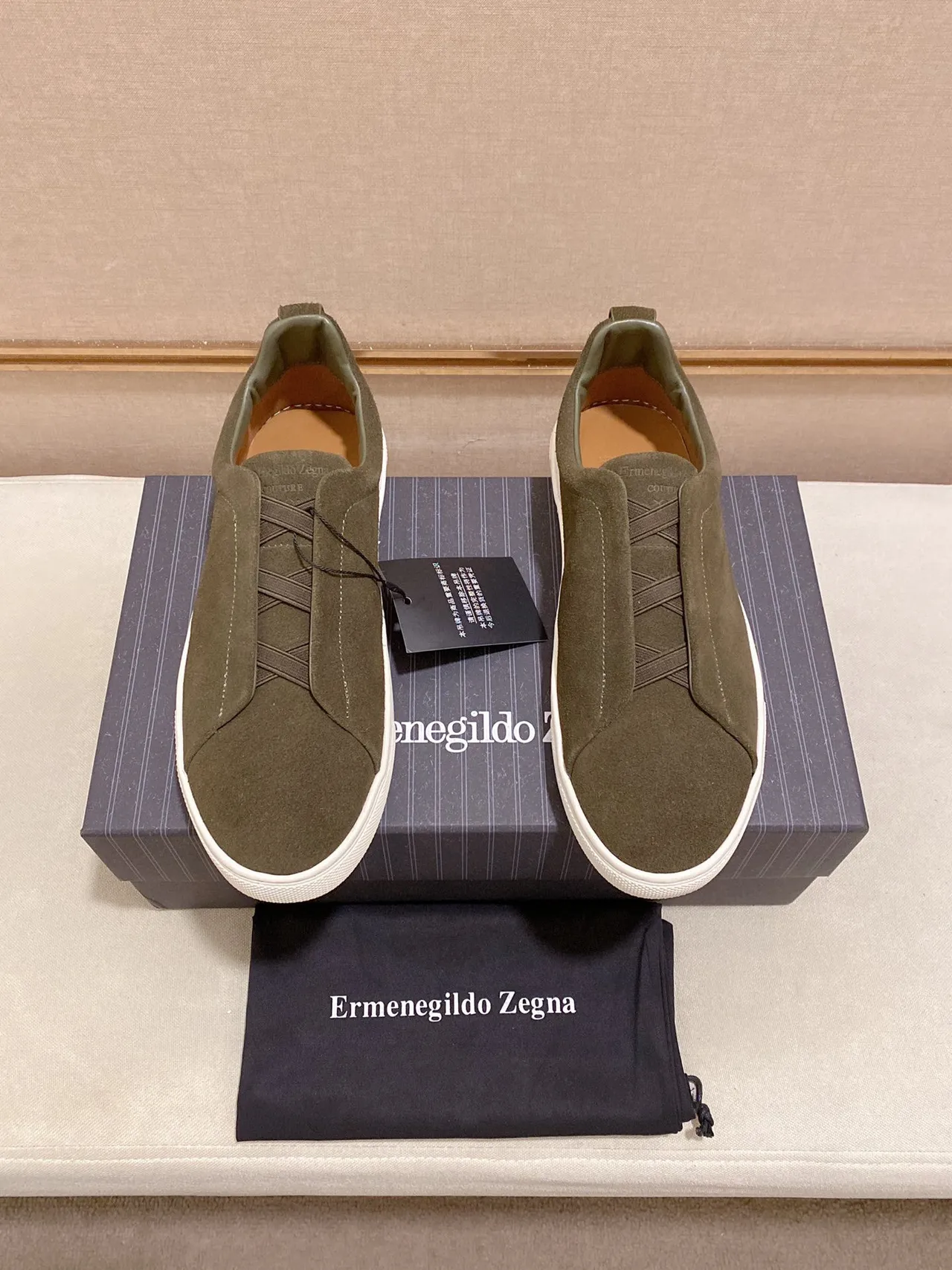 Army Green White Slip-On Suede Upper Sneakers 5