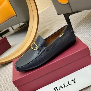 Bally Horsebit Loafer Bleu marine Cuir grainé Boucle dorée Loafers