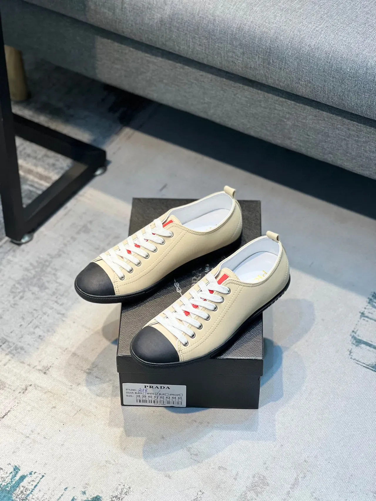 Beige and Black Lace-Up Low-Top Casual Shoe 7