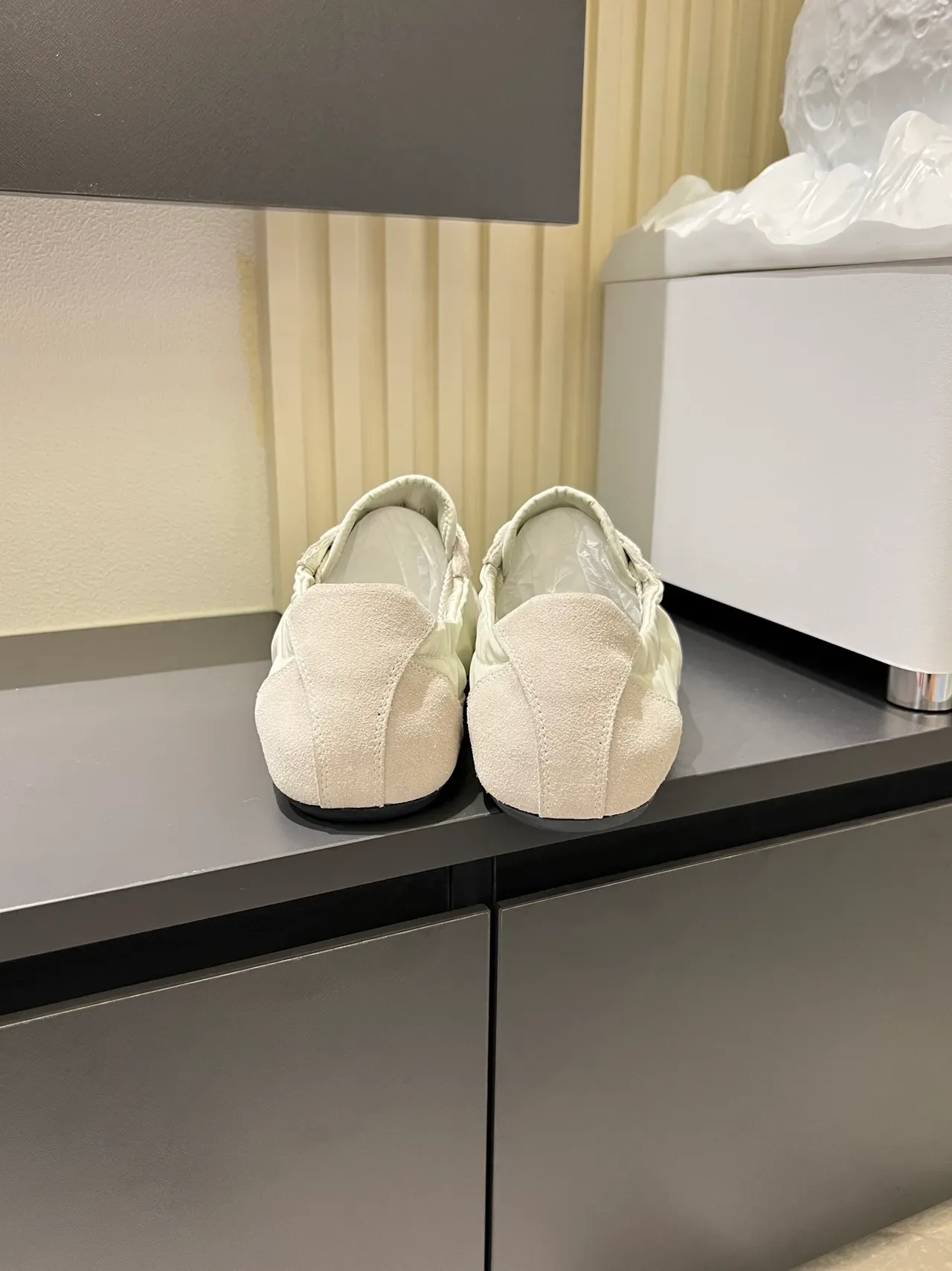 Beige White Mixed-Material Upper Suede And Nylon Paneling Sneakers 2