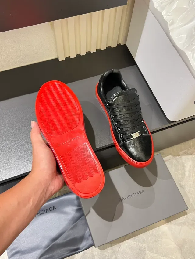 Black and Red Crinkled Leather Low-Top Casual Sneakers 3