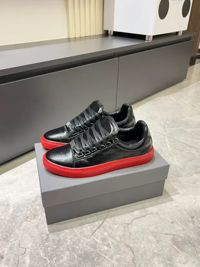 Black and Red Crinkled Leather Low-Top Casual Sneakers 5