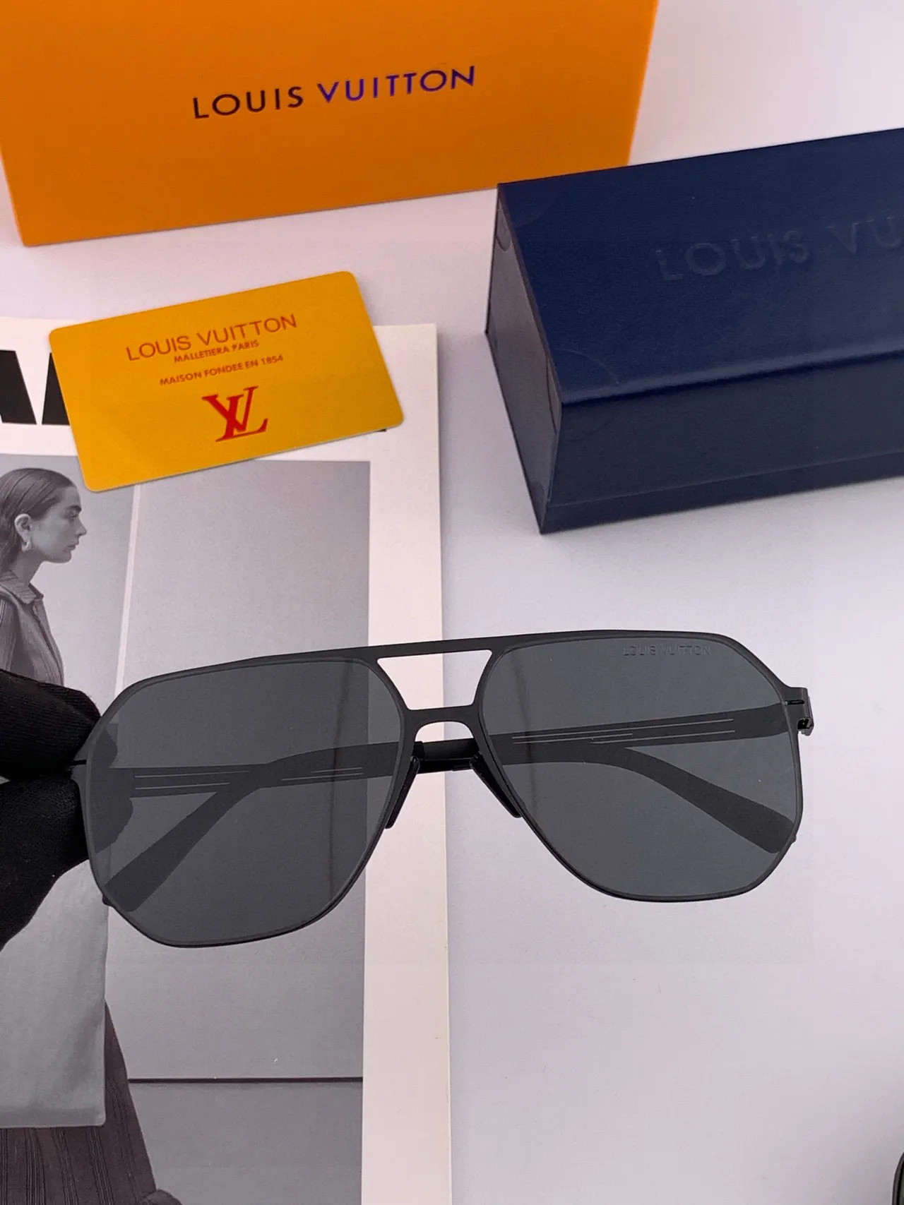 Black Aviator-Style Thin Metal Frame Sunglasses 5