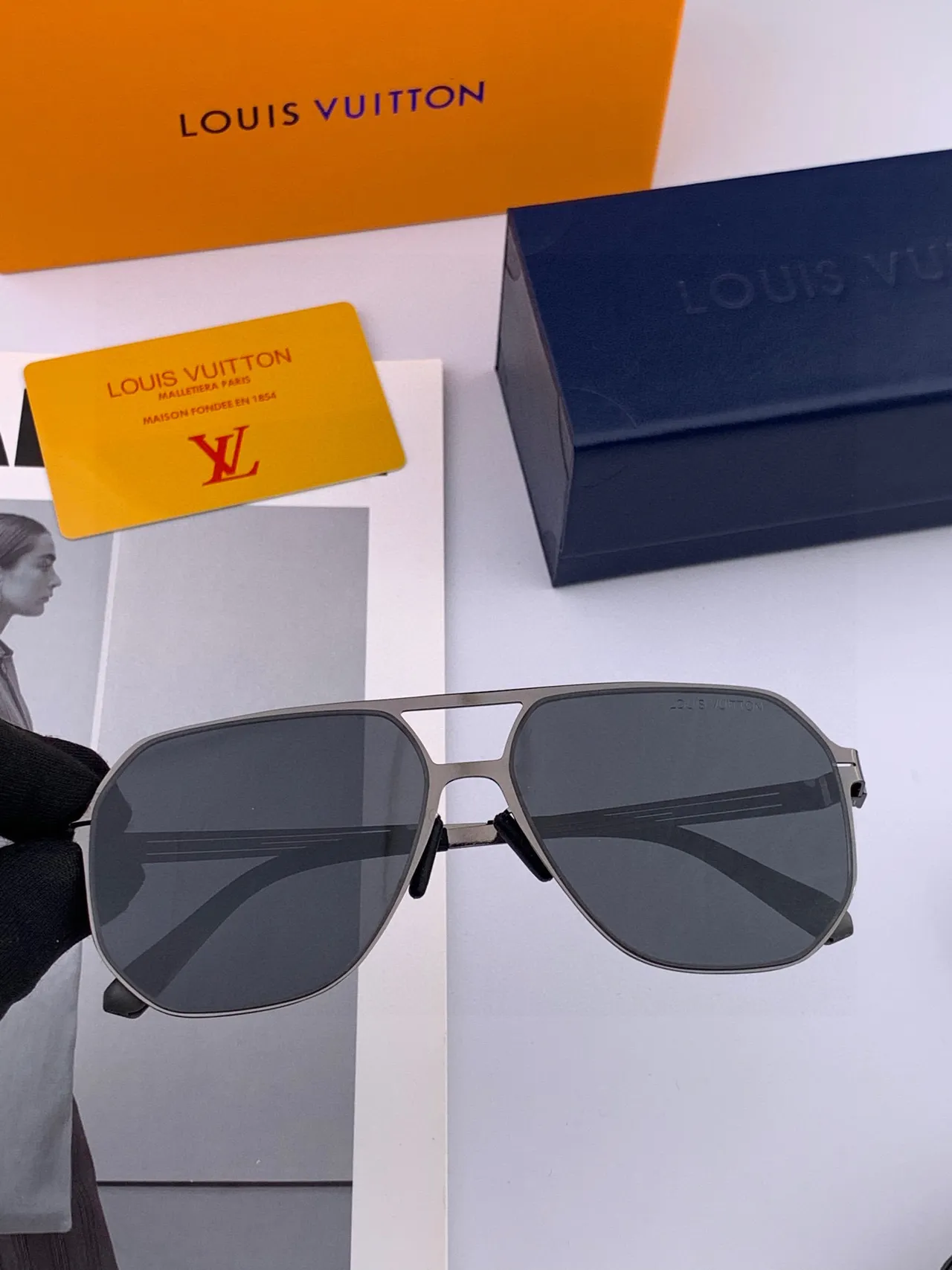 Black Aviator-Style Thin Metal Frame Sunglasses 7