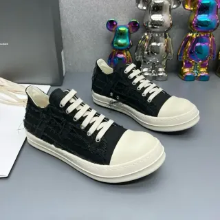 أسود بيج distressed canvas contrast off-white toe cap lifestyle sneakers