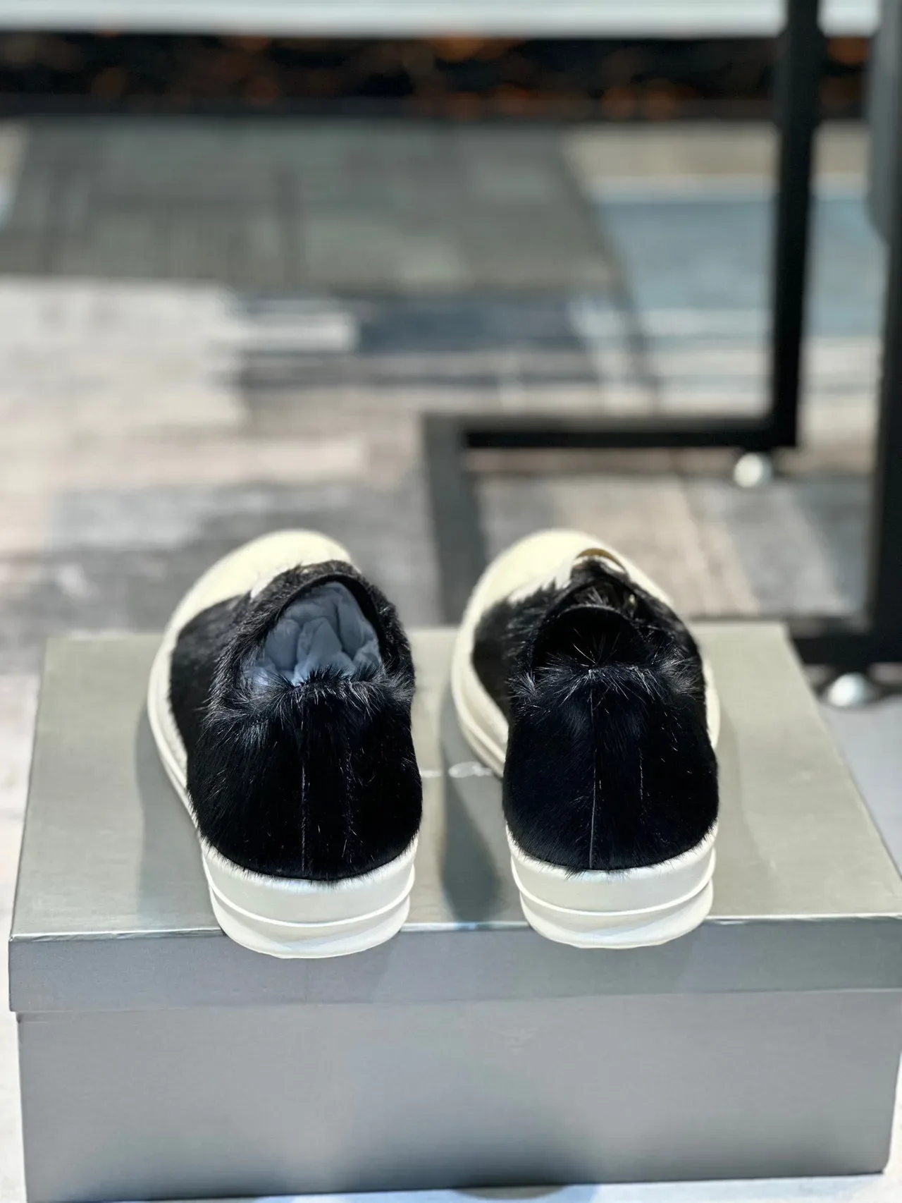 Black Beige Fur Upper Rubber Toe Cap Sneakers 2