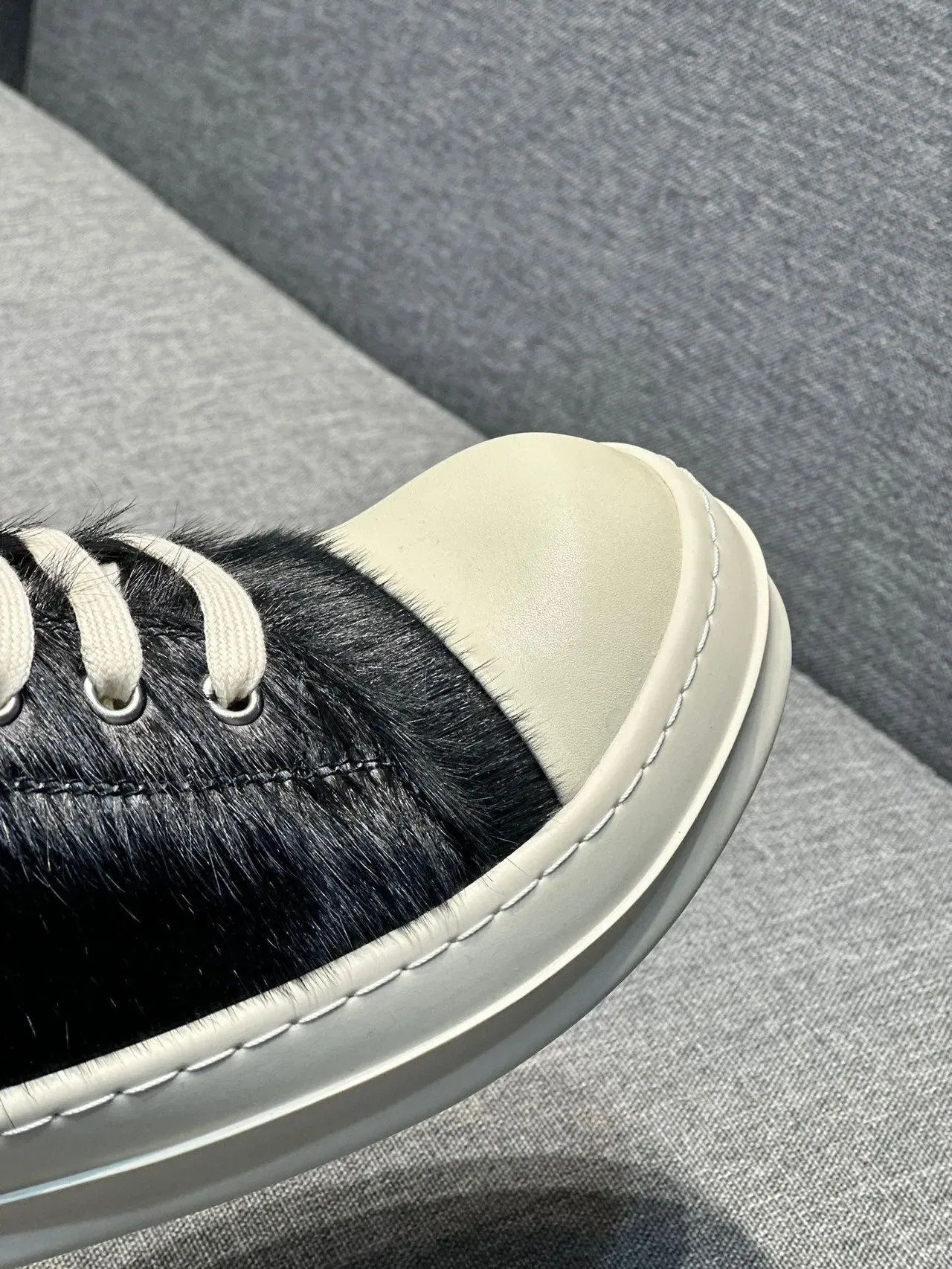 Black Beige Fur Upper Rubber Toe Cap Sneakers 3