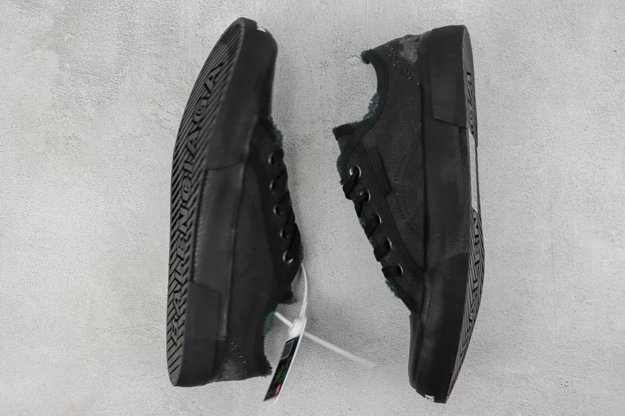 Black Blue Canvas Upper Frayed Collar Lining Sneakers 2