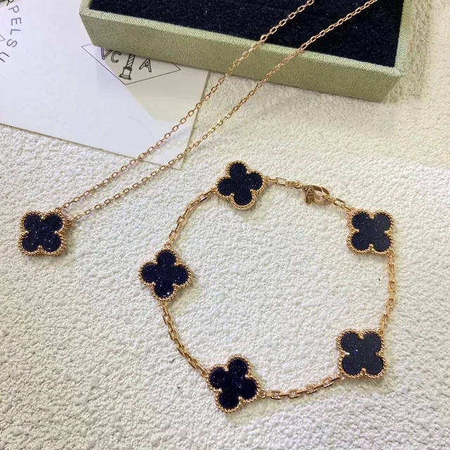 Black Gold Clover-Shaped Charms Glittery Dark Stone Inlay Bracelet 2