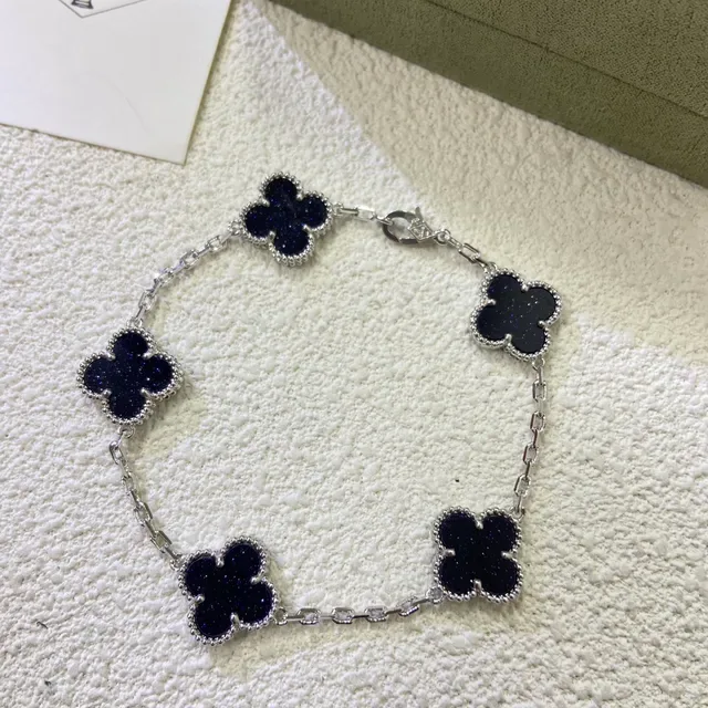 Black Gold Clover-Shaped Charms Glittery Dark Stone Inlay Bracelet 5