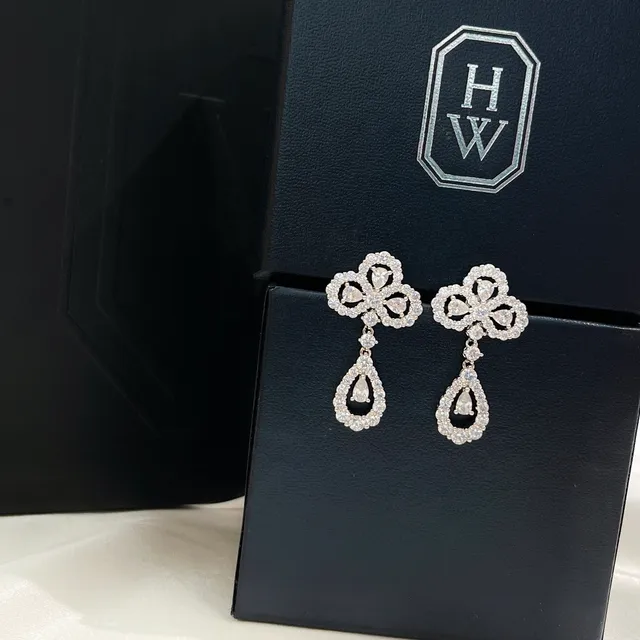 Black Gold Floral-Motif Drop Teardrop Pendant Earrings 9