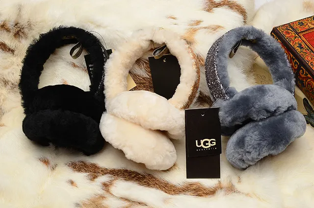 Boné com faixa preto e dourada fluffy faux fur glitter-accented 3