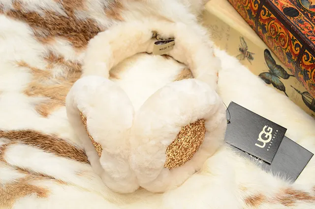 Boné com faixa preto e dourada fluffy faux fur glitter-accented 6
