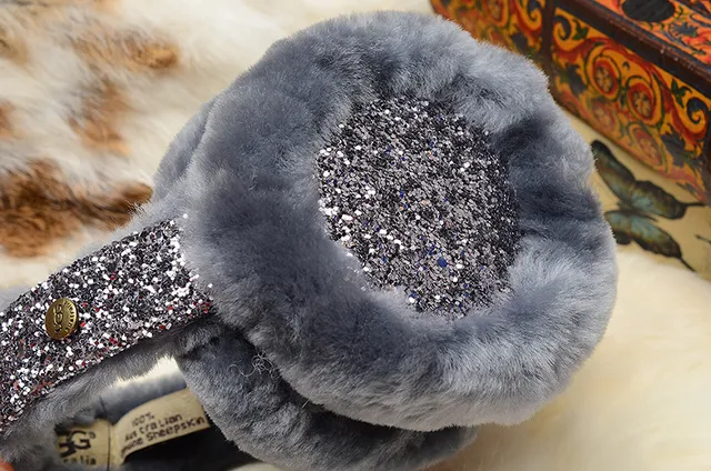 Boné com faixa preto e dourada fluffy faux fur glitter-accented 11